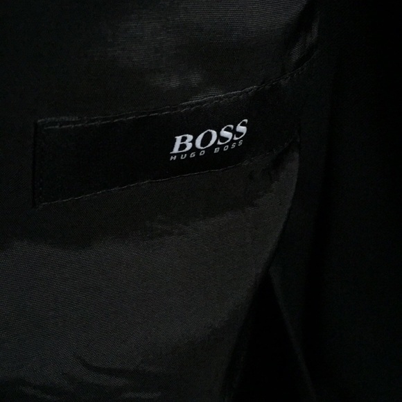 Hugo Boss Men's Black 2Pc Suit Sz 44L - Picture 4 of 7